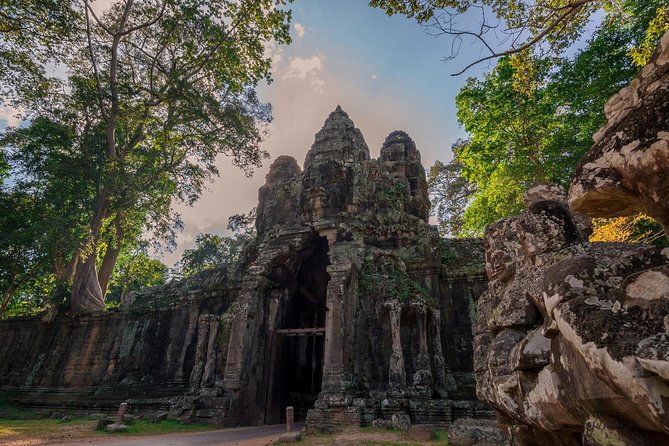 1-Day Amazing Angkor Wat Tour with Sunset & All Interesting Major Temples - Why the guide and driver matter so much