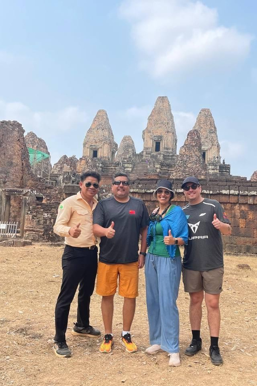 1-Day Angkor Wat Private Tour with Spanish Tour Guide. - Choosing the optional 4:00 PM sunset stop