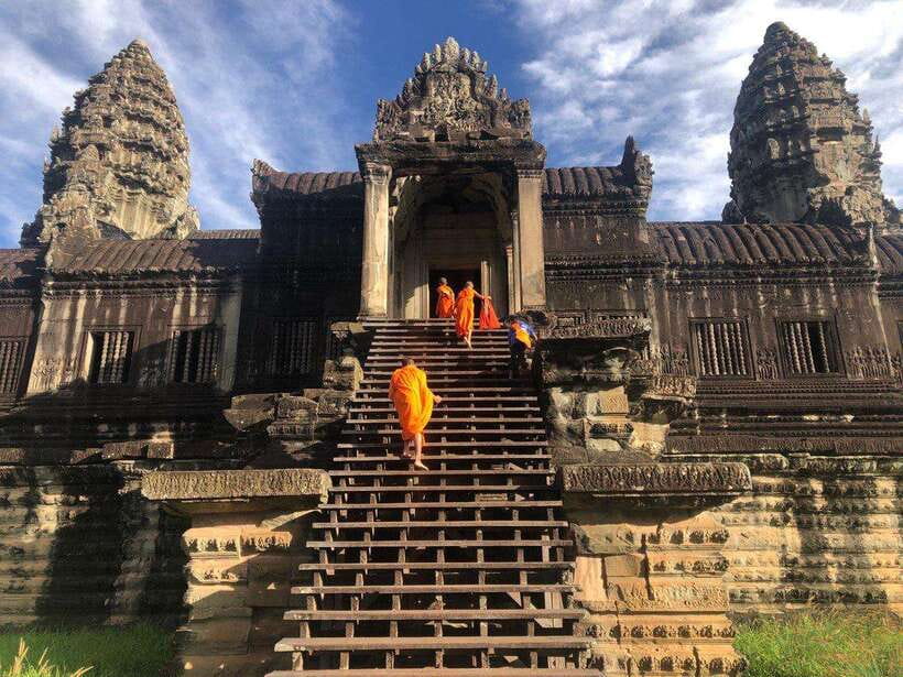 1-Day Angkor Wat Private Tour with Spanish Tour Guide. - How the day’s practical details affect comfort
