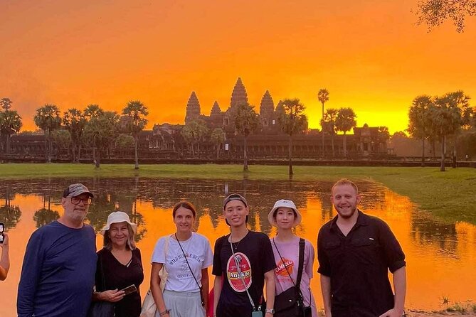 2 Days Guided Historical Tour in Angkor - Angkor Thom and Bayon bring the stone faces
