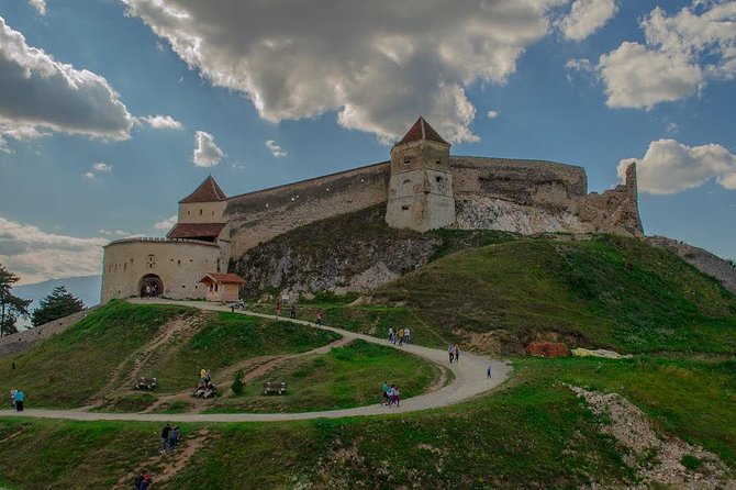 3-Castle: Peles,Bran,Rasnov,Sinaia Monastery from Brasov w pickup - Who should book this tour