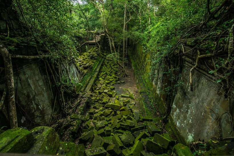 3-Day Angkor Wat & All Interesting Temples With Beng Mealea - Day two: sunrise, the Big Circle, and pink sandstone