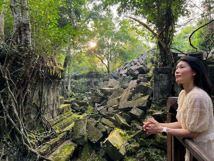 3-Day Angkor Wat Tour with Kulen Mountain & Floating Village - Day 2: Grand Circuit temples and Banteay Srei