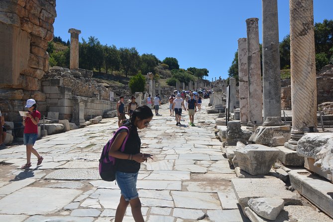 3-Hour Private Ephesus, Terrace Houses, Cruiser Only - The drive and the first Kusadasi sights