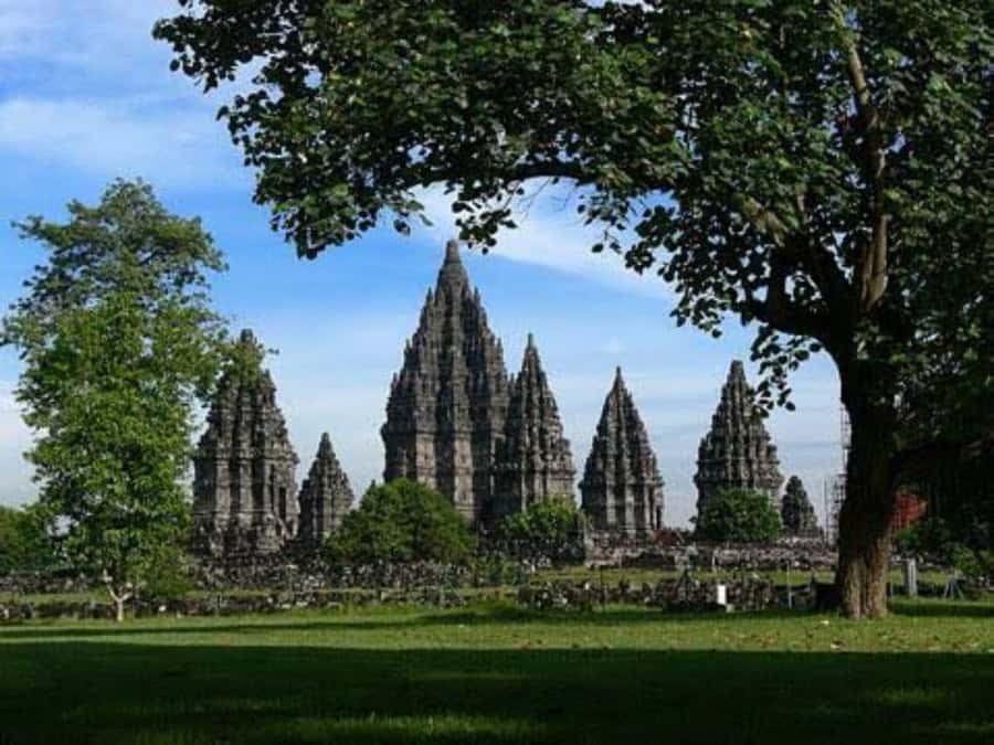 3days explore Yogyakarta Borobudur, Prambanan, Volcano, Etc. - One long day across central Java