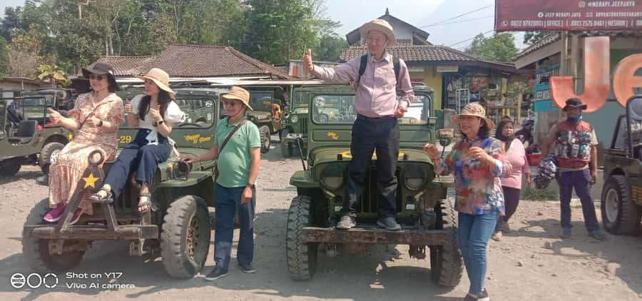 3days explore Yogyakarta Borobudur, Prambanan, Volcano, Etc. - Guides, transport, and the human side of the day