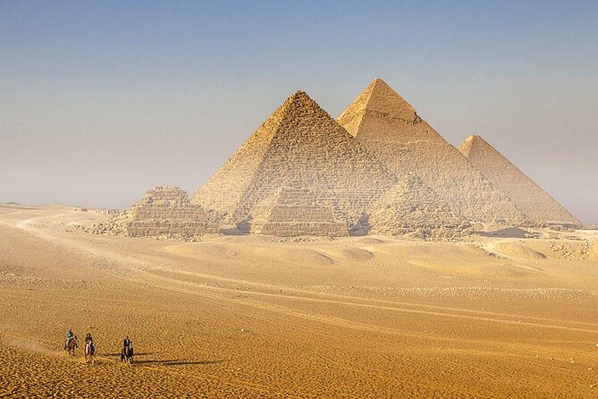 4 hour Private tour Giza pyramids ,sphinx and mummification temple tours - A Private Four-Hour Start at the Giza Plateau