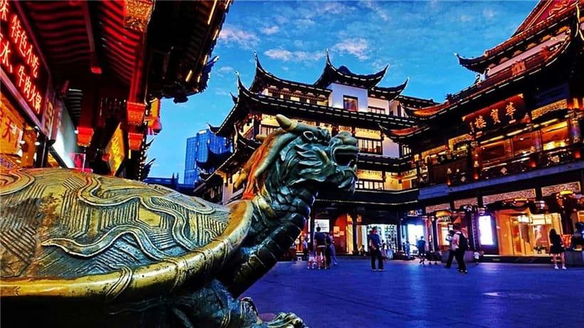 4-Hour Shanghai Best Garden and Temple Tour with Tea Tasting - Old Town Bazaar and the nine lucky bridge