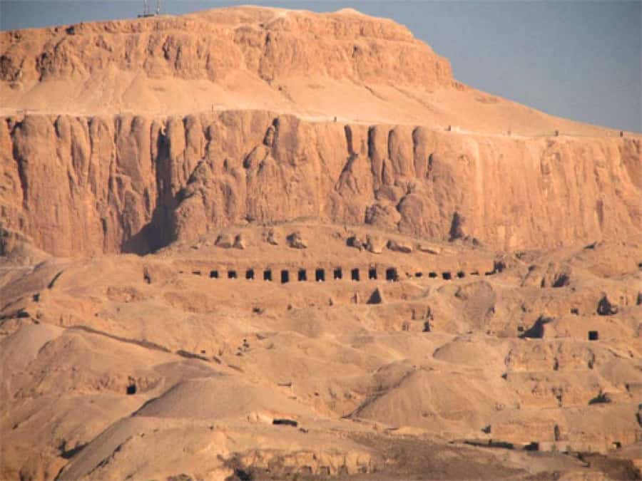 A Luxor Excursion to Habu Temple, Valley of Workers & Queens - Deir el-Medina and the lives behind the royal tombs