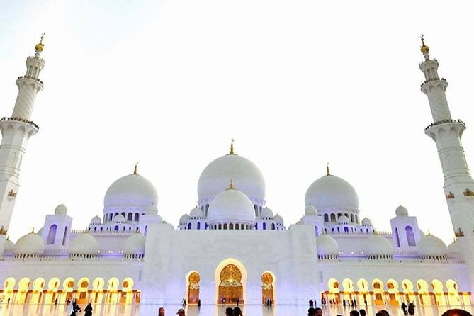 Abu Dhabi Tour with Grand Mosque and BAPS Temple - Comfort, heat, and the long road from Dubai
