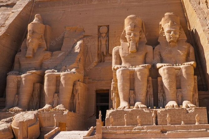 Abu Simbel Temple Day Trip with Hotel Pickup From Aswan - How the optional guide changes the visit