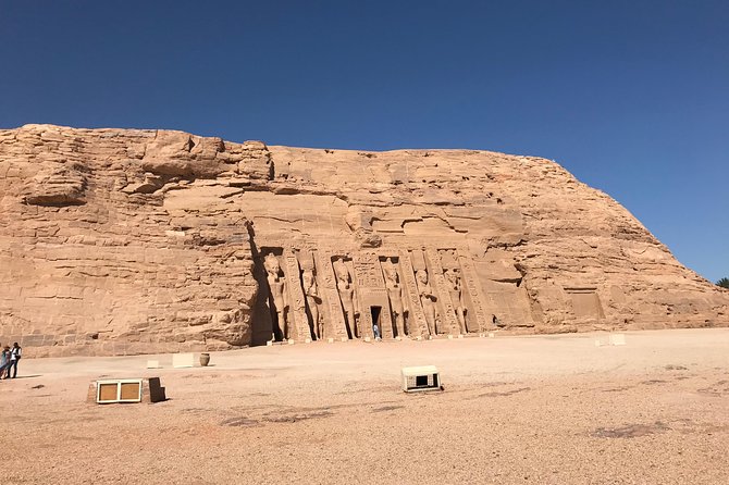 Abu Simbel temples by Private air-conditioin Vehicle - What the private vehicle adds to an 11-hour day