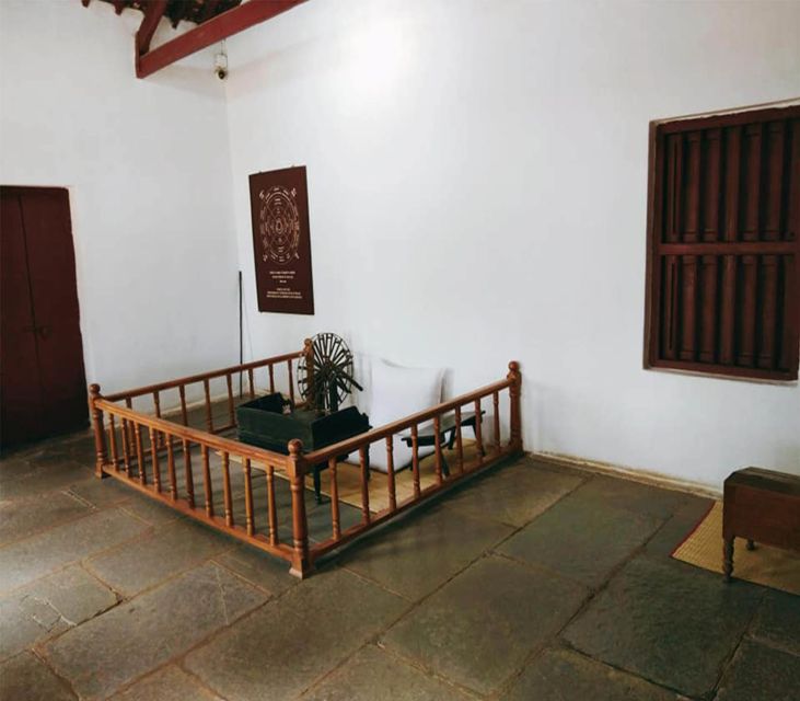 Ahmedabad: Private Temples and Religion Tour with Stepwell - Sidi Saiyyed Mosque and the Tree of Life window