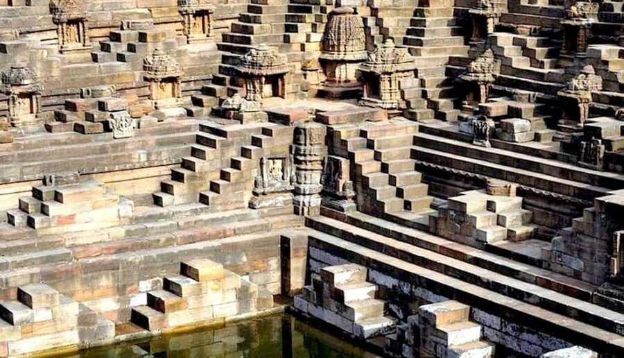 Ahmedabad: Sun Temple of Modhera & Queen's Stepwell Day Trip - Key points to know before booking