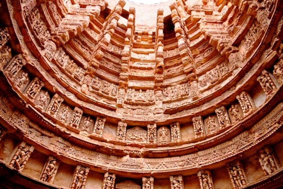 Ahmedabad: Sun Temple of Modhera & Queen's Stepwell Day Trip - Starting at 8 AM in an air-conditioned car