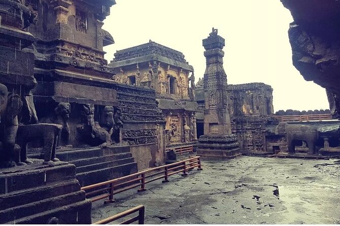 Ajanta Ellora Tour Package in Air Condition Vehicle with Driver - Guide or independent visit?
