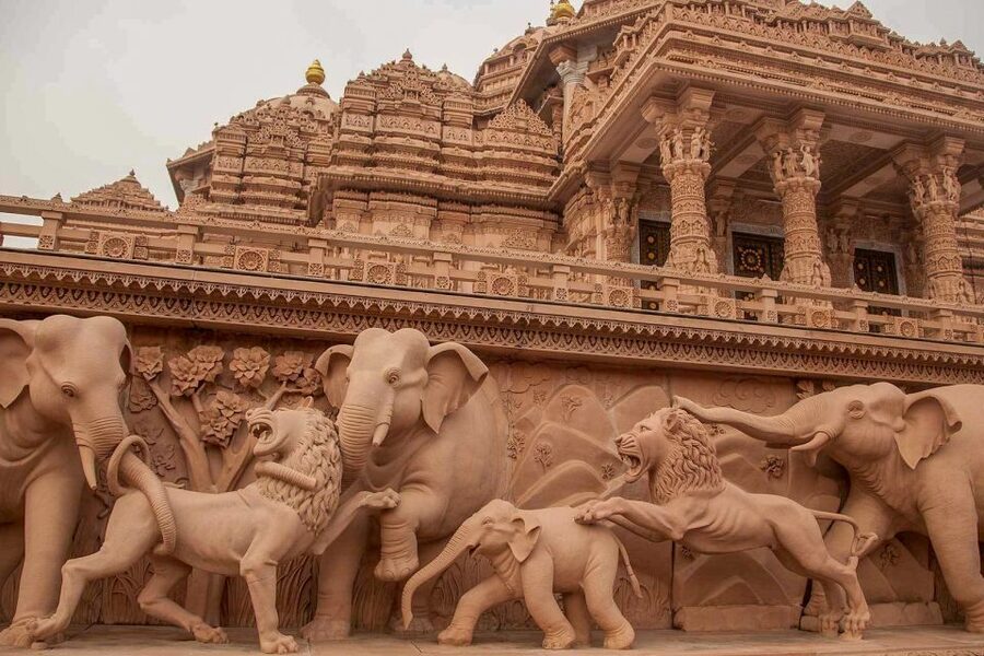 Akshardham Light & Fountain Show with Pick-up & Drop-off - Should you book it?