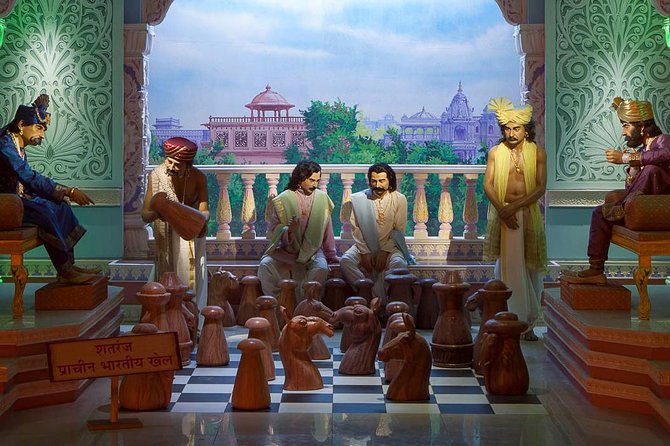 Akshardham Light & Fountain Show with Pick-up & Drop-off - Entering the temple complex and its detailed carvings