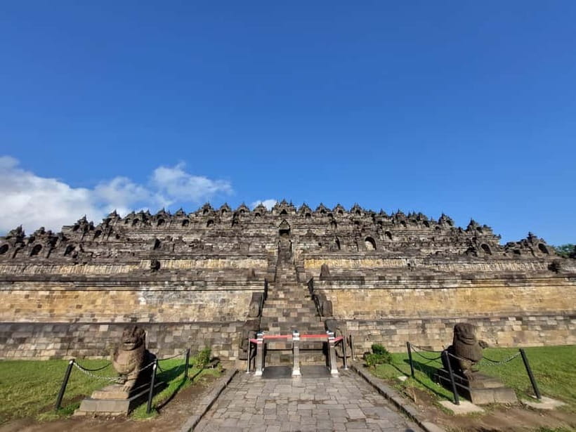 All-inclusive Borobudur Temple Tour with Sunrise Option - Sunrise inside the temple