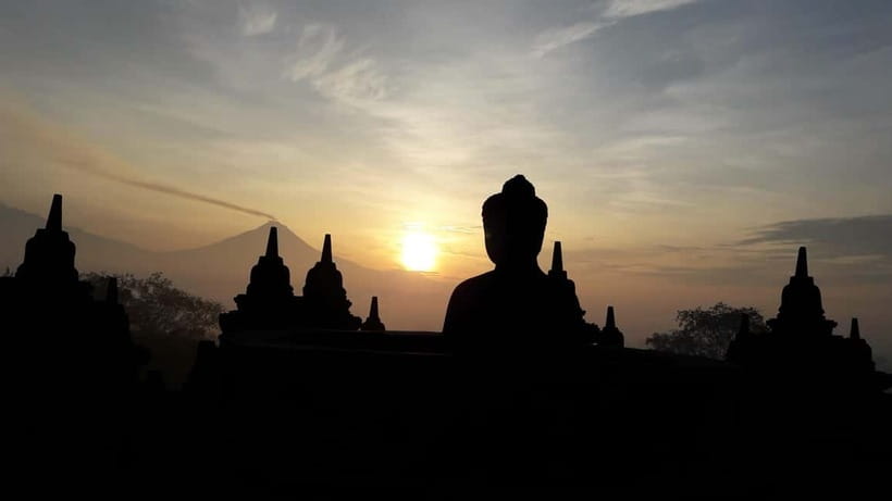 All-inclusive Borobudur Temple Tour with Sunrise Option - Adding Prambanan or keeping the day simple