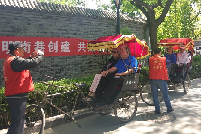 All-inclusive Private Day Trip: Hutongs, Lama Temple & Panda House with Lunch - Start with pandas at the Panda House
