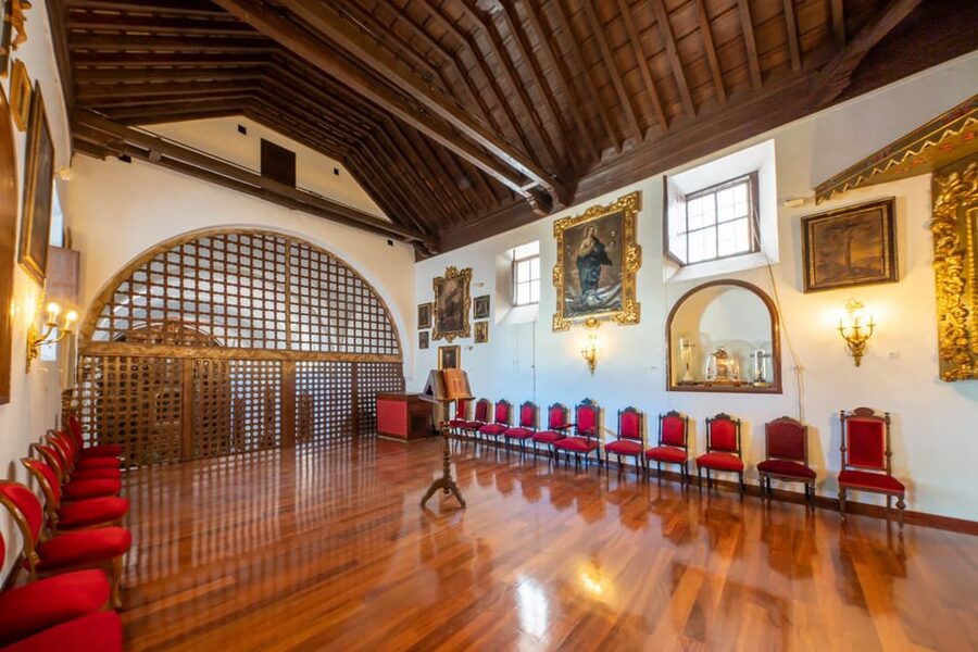 Almería: Cathedral and Monastery of Las Puras Guided Tour - Clothing, footwear, and practical comfort