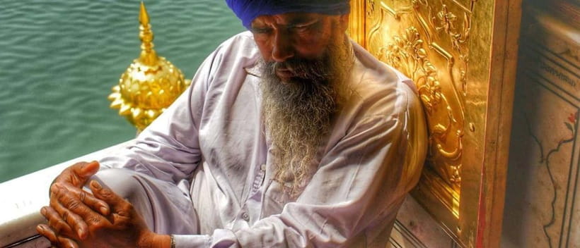 Amritsar: Golden Temple and Jallianwala Bagh Guided Tour - Sikh Central Museum, Bunga Ramgarhia, and the reference collection
