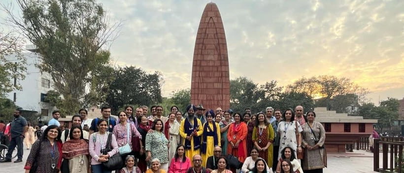 Amritsar: Golden Temple and Jallianwala Bagh Guided Tour - Walking into the Golden Temple complex