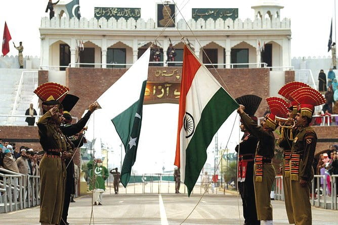 Amritsar Sightseeing Golden Temple with Wagah Border Taxi Package - What the air-conditioned car adds to the day
