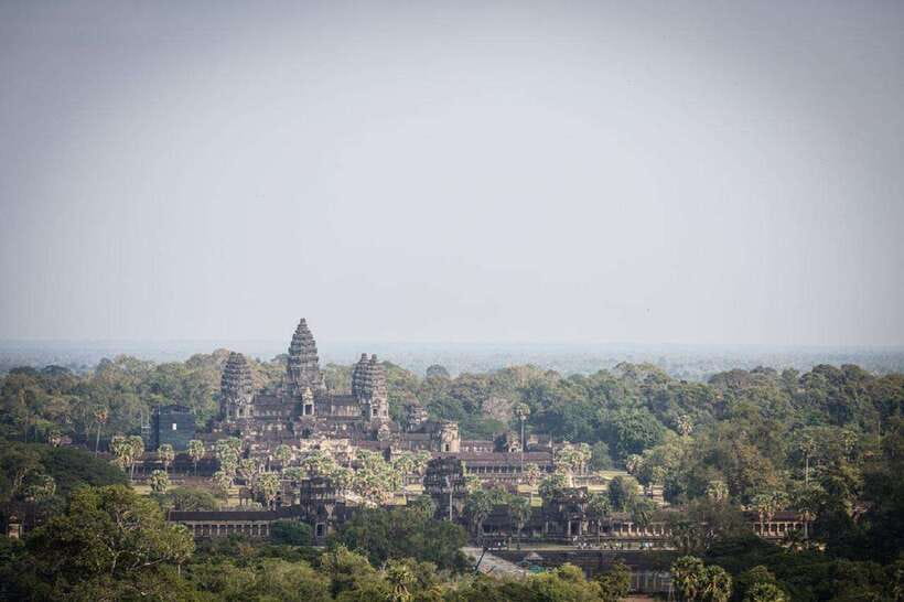 Angkor Balloon Sunrise or Sunset ride and Pick up/Drop off - Sunrise at 5:30 a.m. near Angkor Wat