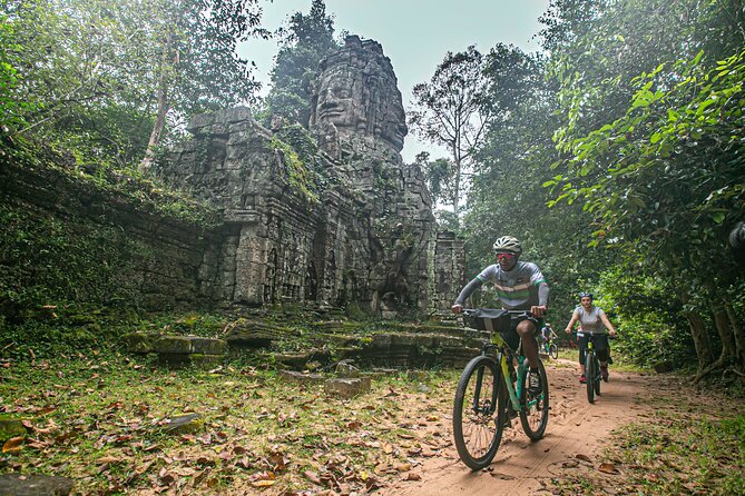 Angkor Sunrise Bike Tour / E-Bike or Tuk Tuk - Breakfast after the first temple visit