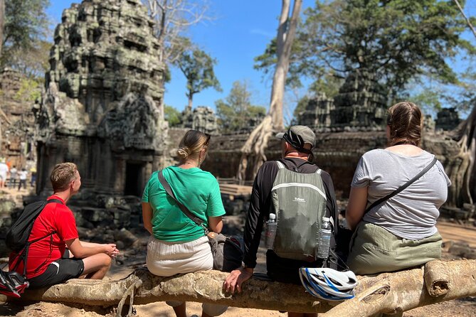 Angkor Wat Bike Tour with Lunch Included - 3:00 pm: Fruit, photos, and the ride back