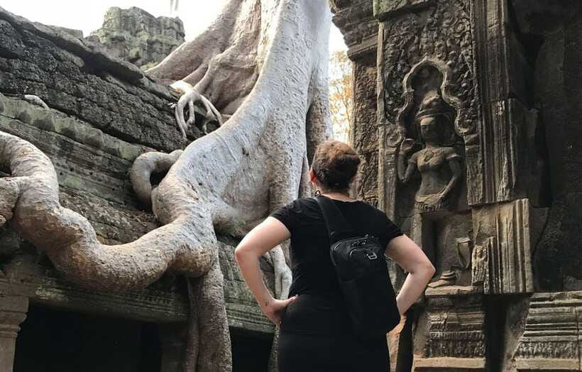 Angkor Wat by Vintage Jeep – Private Tour (Optional Sunrise) - Lunch in the shade, with the bill kept separate