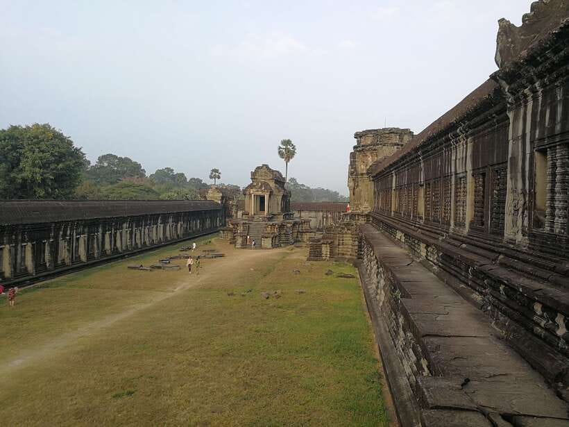 Angkor Wat Full-Day Private Tour with Sunset - Angkor Thom and Bayon’s stone faces