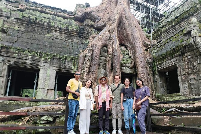 Angkor Wat full Day 'Small Group with sunset & Tour Guide - Angkor Wat: start with the great centerpiece
