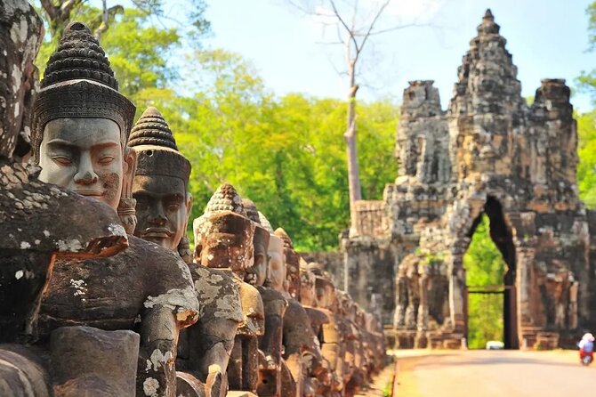 Angkor Wat full Day 'Small Group with sunset & Tour Guide - Ta Keo: a stark pyramid and a physical climb
