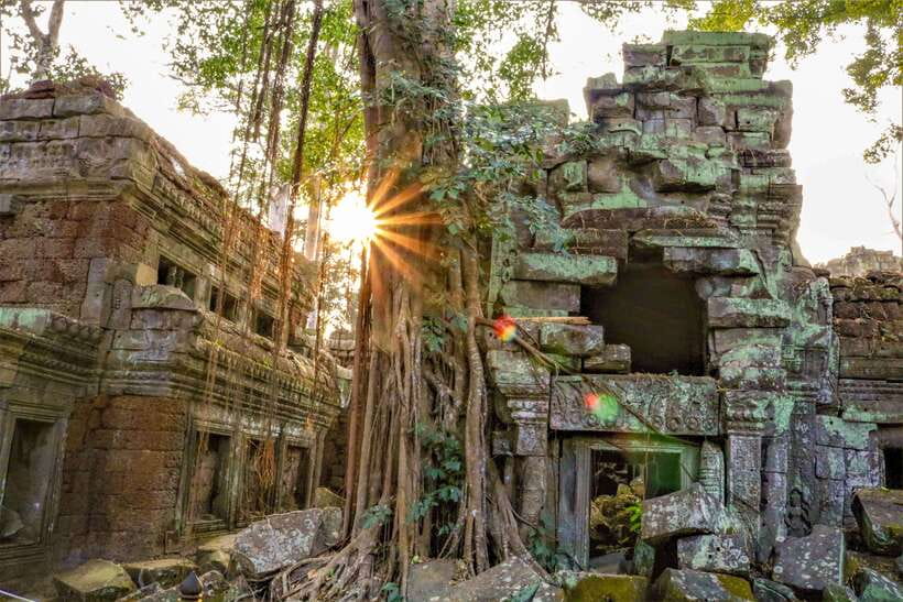 Angkor Wat: Full-Day Temples Small Group Tour - Angkor Thom and the many faces of Bayon