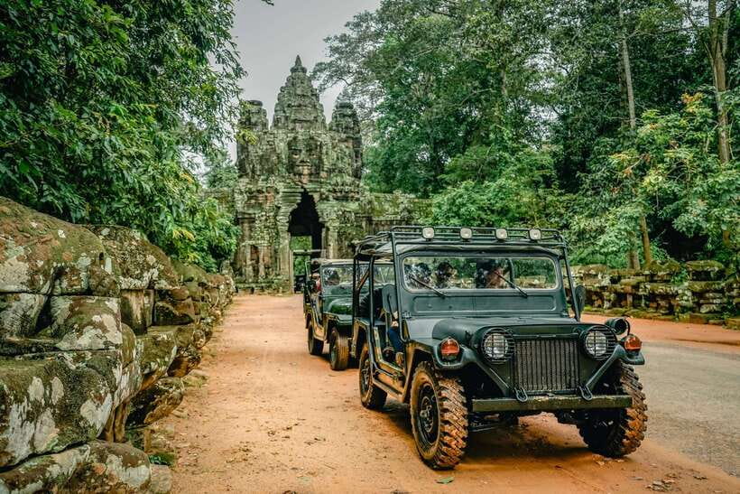 Angkor Wat: Guided Jeep Tour Inclusive lunch at local house - Angkor Wat deserves the afternoon focus