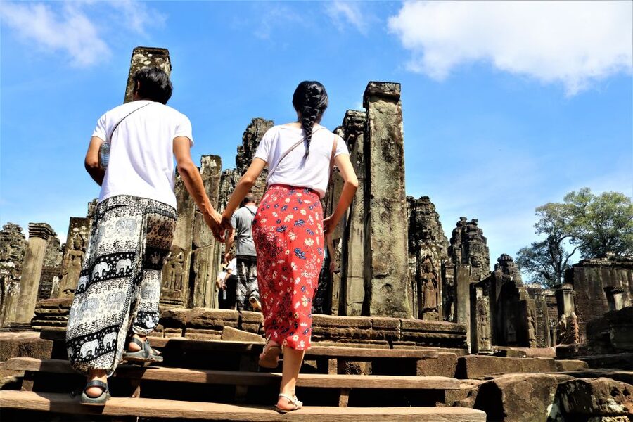 Angkor Wat: Highlights and Sunrise Guided Tour - Comfort, group pace, and practical limits