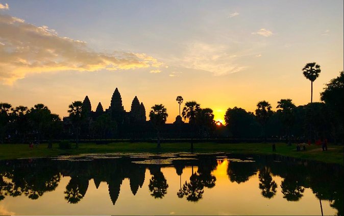 Angkor Wat Highlights and Sunrise Guided Tour from Siem Reap - Bayon’s many stone faces