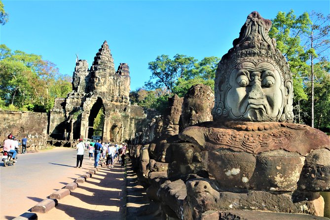 Angkor Wat Highlights and Sunrise Guided Tour from Siem Reap - Angkor Thom and the South Gate