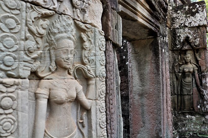 Angkor Wat Highlights and Sunrise Guided Tour from Siem Reap - What the guide and driver add