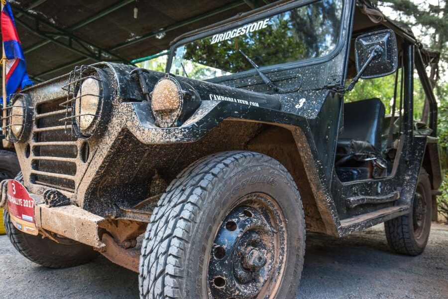 Angkor Wat in a vintage Jeep with driver - jeep rental - How the 8 AM to 5 PM day works