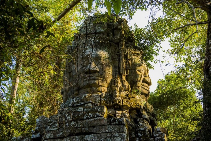 Angkor Wat in a vintage Jeep with driver - jeep rental - What your driver can and cannot do
