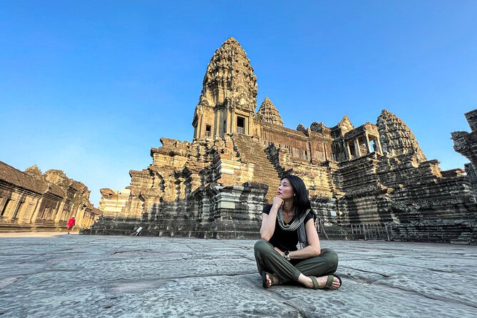 Angkor Wat Small Group Tour and Sunset with Lunch Included - Bayon’s stone faces reward a good guide