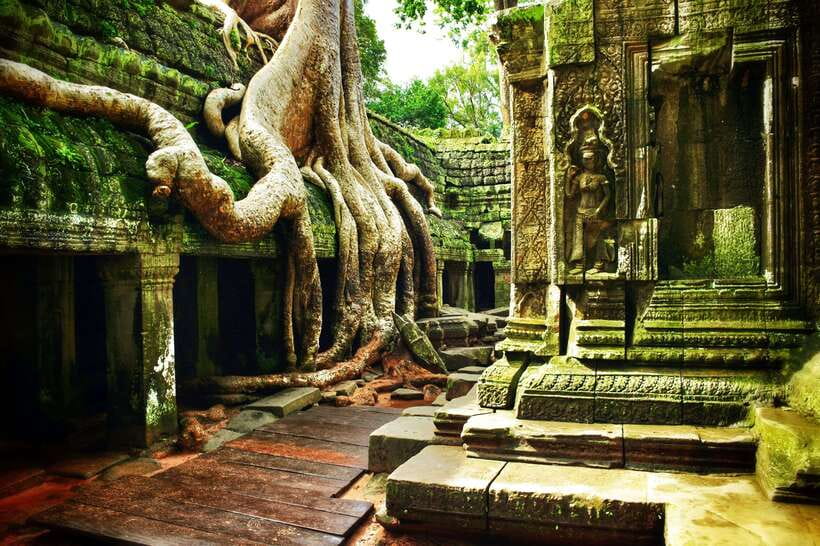 Angkor Wat: Small-Group Tour with Balloon Ride and Lunch - What to wear and what to expect on foot