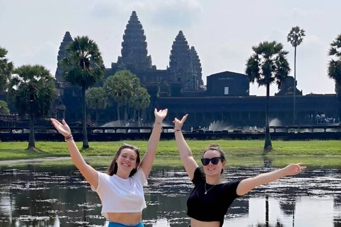 Angkor Wat Sunrise & 3 Main Temples with Breakfast – Small Group - The minibus and small group make the long morning easier
