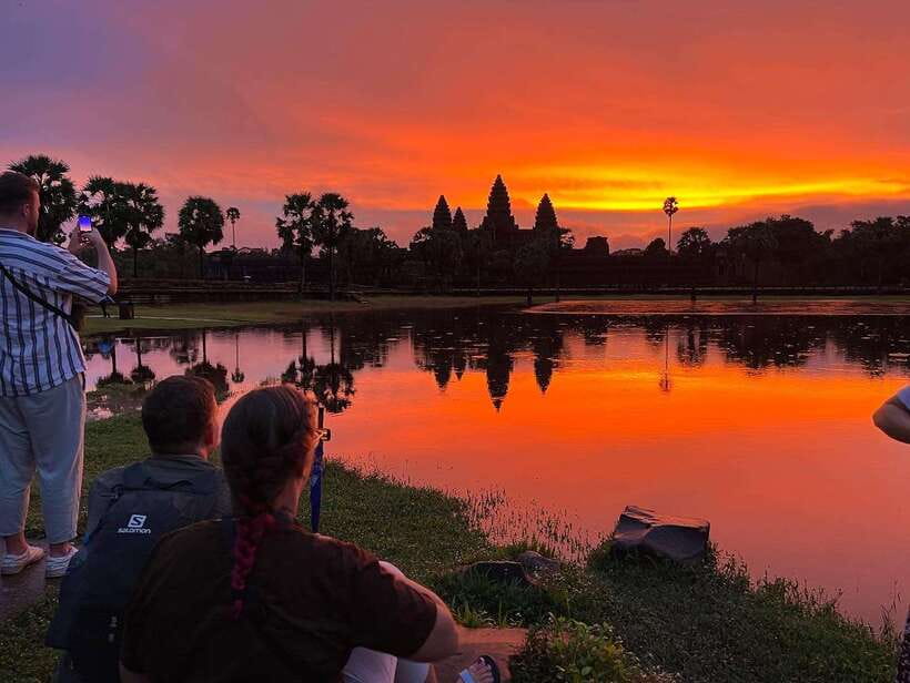 Angkor Wat Sunrise Bike Tour With Lunch Included - Why the bike changes the Angkor day