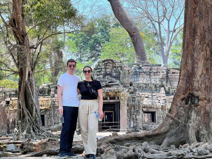 Angkor Wat Sunrise Bike Tour With Lunch Included - Lunch beside Sras Srang reservoir