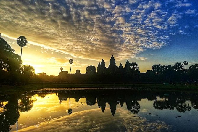 Angkor Wat Sunrise tour with Small - Group and Guide tours - Transport, breakfast, and the pace of the day